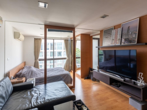1Bedroom, 1Bathroom 38sqm size XVI The Sixteenth Condominium For Rent 20,000 THB For Sale 5M