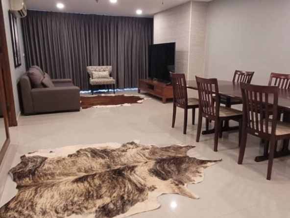 2 Bedrooms, 2 Bathrooms 105 sqm size Baan Prompong For Rent 45,000THB