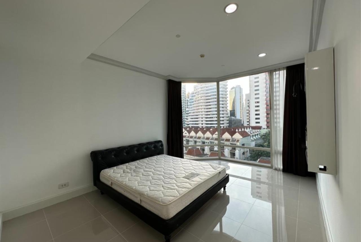3 Bedrooms 3 Bathrooms Size 146 sqm Royce Private Residence for Rent 85,000 THB for Sale 31MTHB