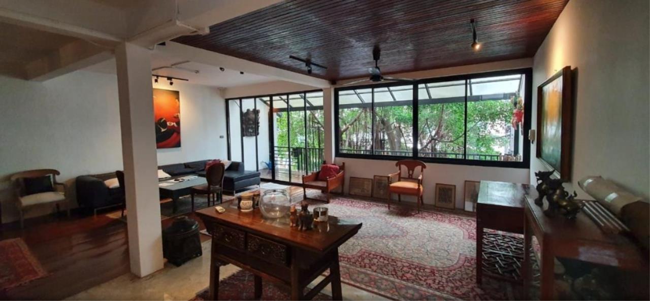 4Bedrooms, 3 Bathrooms 390 sqm size The House Sathorn For Sale 35M Land & House
