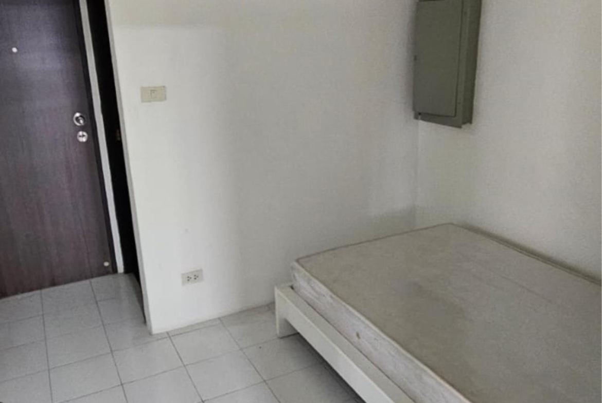 3 Bedrooms, 3 Bathrooms 300sqm size Prem Mansion For Rent