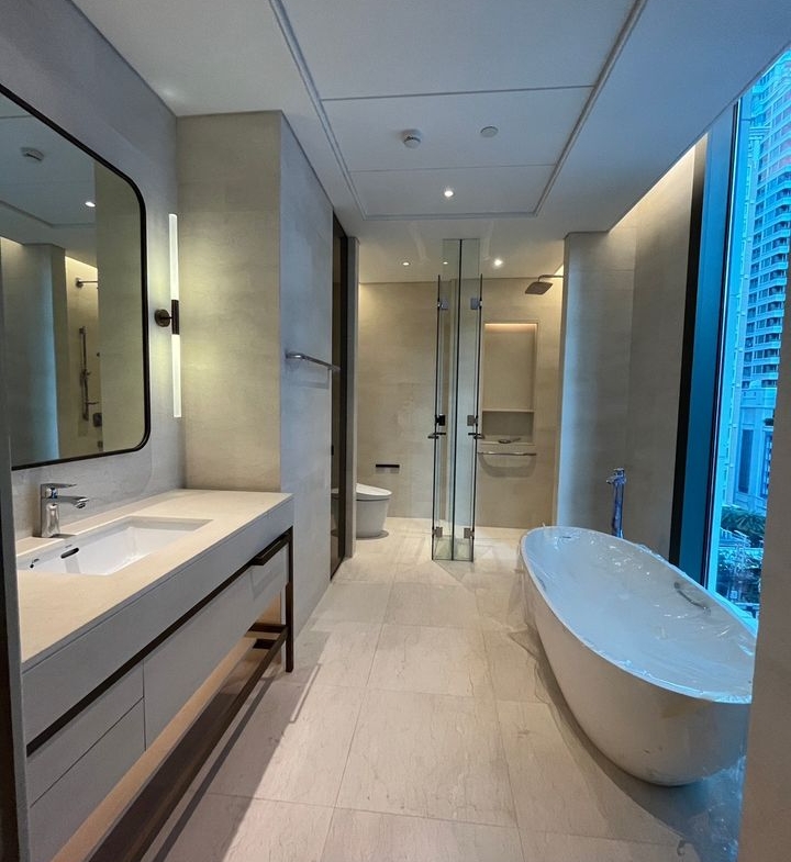 2 Bedrooms, 3 Bathrooms 161sqm at Baan Sindhorn For Rent 240K & For Sale 36MB
