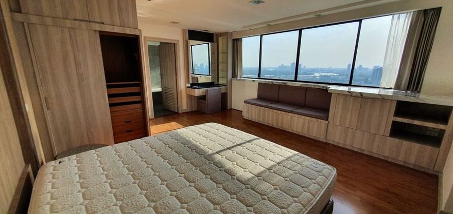 3 Bedrooms, 3 Bathrooms 223sqm at President Park Sukhumvit 24 For Rent 65,000THB/Month