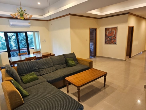 3 Bedrooms, 3 Bathrooms 200 sqm size at El Patio For Rent