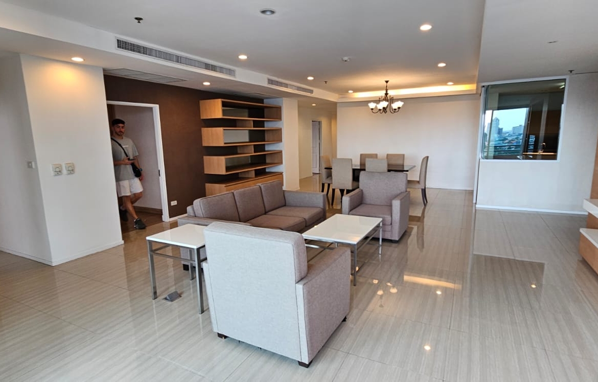 4 Bedrooms, 4 Bathrooms 332sqm size at Charoenjai Place For Rent 110,000 THB/Month