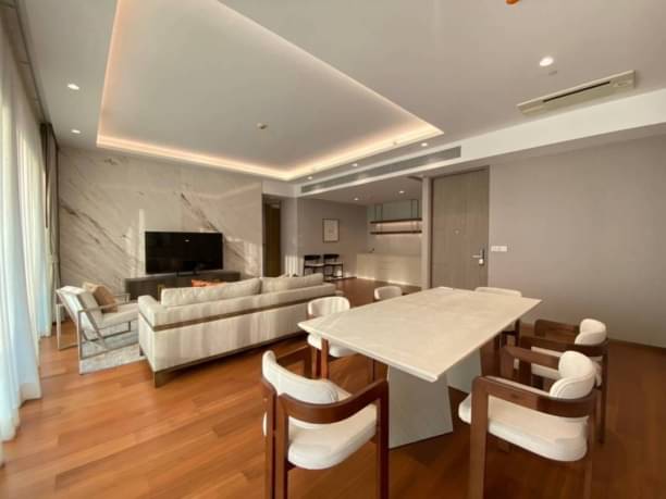 2 Bedrooms, 2 Bathrooms 144sqm size 9th Flr at The Estelle Phrom Phon For Rent 180,000/Month