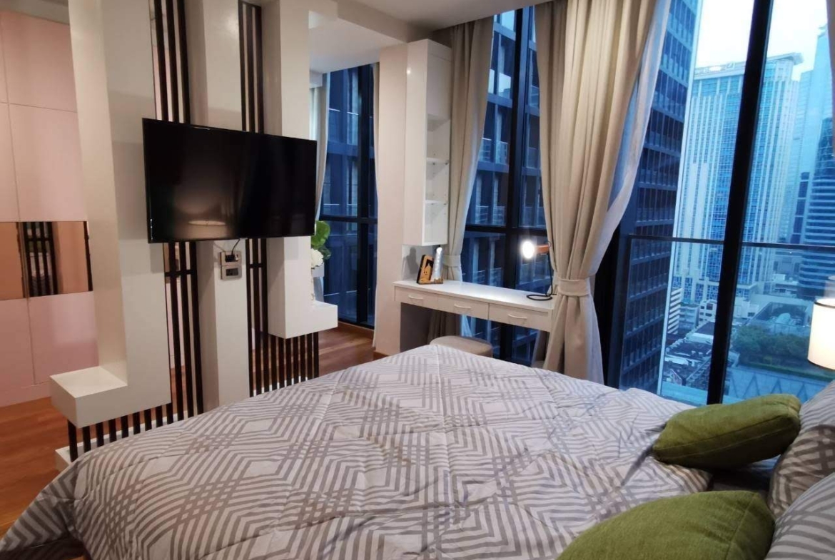 2 Bedroom, 1 Bathroom 70.54sqm size 15th Flr at Noble Ploenchit For Rent 80,000/Month