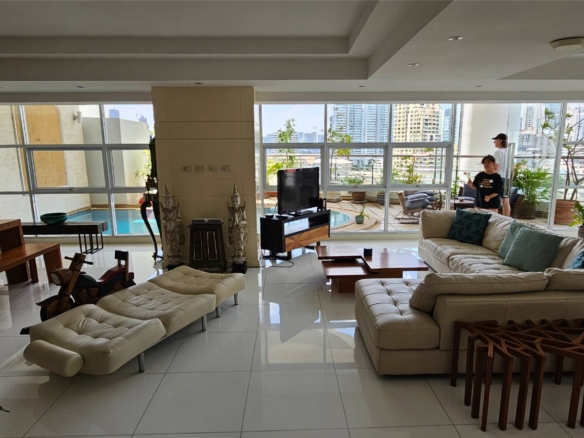 3 Bed/4 Bath 370.9sqm @Le Raffine Sukhumvit 24 Sale 50M Bath