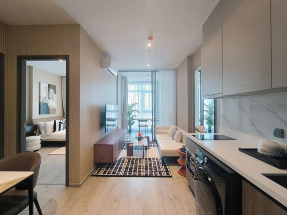 1-Bed, 1-Bath Condo for Rent at Rhythm Ekkamai Estate – 40 sqm, Fully Furnished, ฿40,000/month, Near BTS Ekkamai, Bangkok