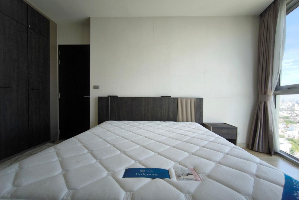 2-Bed, 2-Bath Condo for Rent at Sky Walk Residences, Sukhumvit - 60 sqm, ฿38,000/month, Near BTS Phra Khanong, Stunning City Views, Modern Amenities