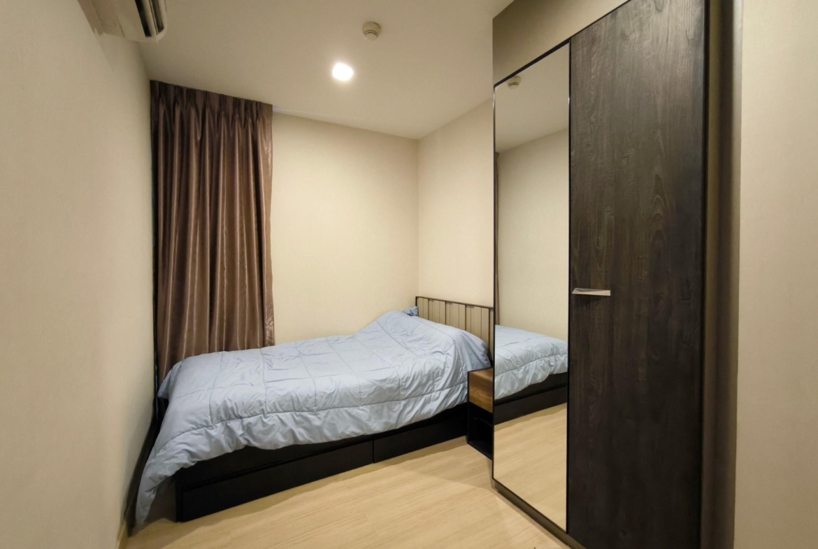 2-Bed, 2-Bath Condo for Rent at Sky Walk Residences, Sukhumvit - 60 sqm, ฿38,000/month, Near BTS Phra Khanong, Stunning City Views, Modern Amenities