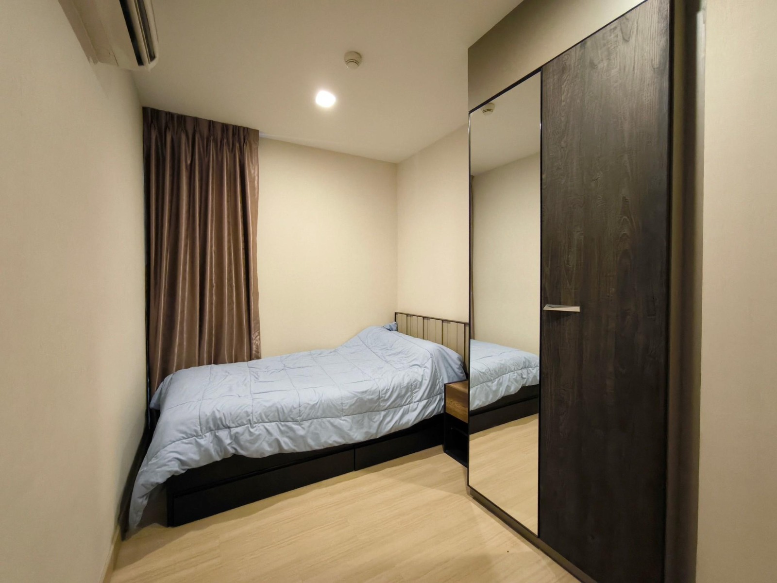 2-Bed, 2-Bath Condo for Rent at Sky Walk Residences, Sukhumvit - 60 sqm, ฿38,000/month, Near BTS Phra Khanong, Stunning City Views, Modern Amenities