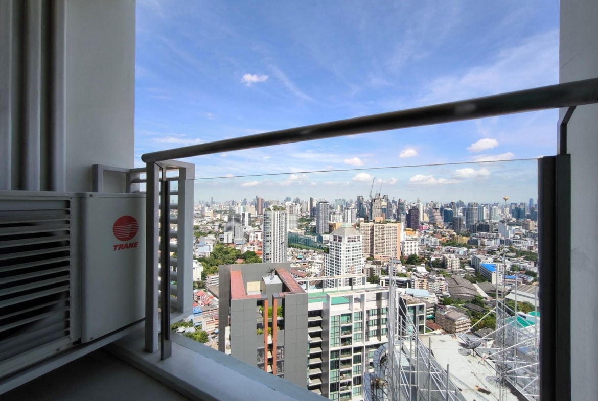 2-Bed, 2-Bath Condo for Rent at Sky Walk Residences, Sukhumvit - 60 sqm, ฿38,000/month, Near BTS Phra Khanong, Stunning City Views, Modern Amenities