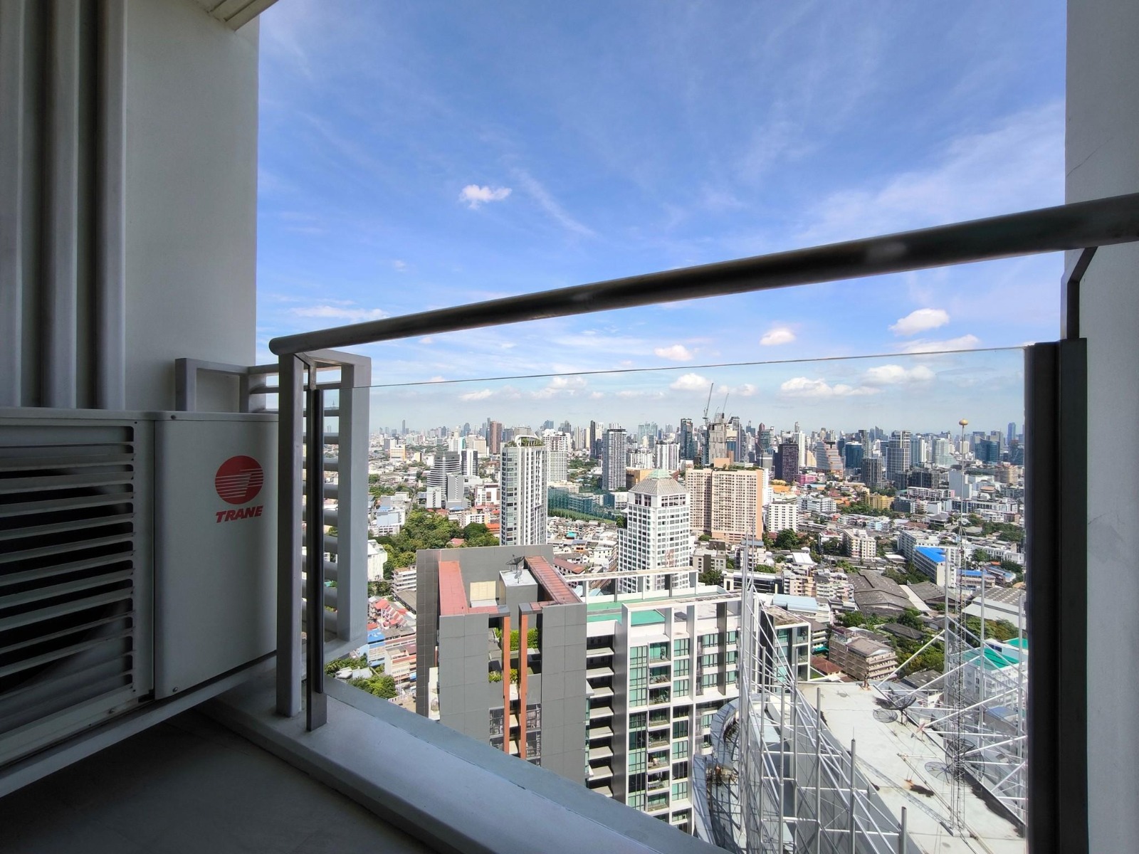 2-Bed, 2-Bath Condo for Rent at Sky Walk Residences, Sukhumvit - 60 sqm, ฿38,000/month, Near BTS Phra Khanong, Stunning City Views, Modern Amenities