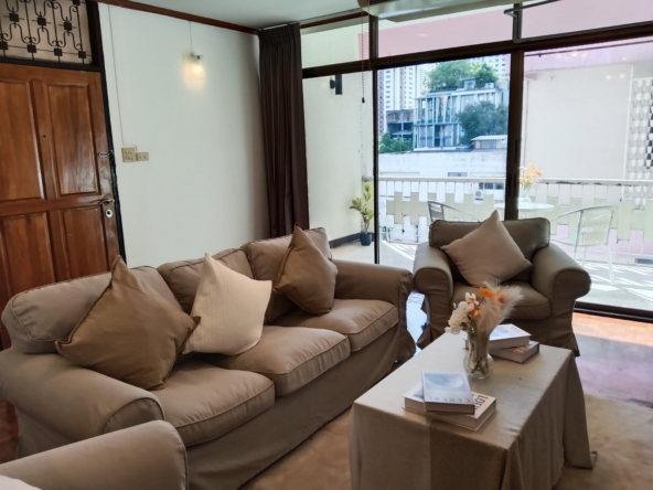 3-Bed 2-Bath Condo at Swasdi Mansion, 200sqm for Rent near BTS Phrom Phong – ฿55,000/Month