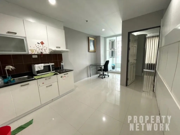 1-Bedroom, 1-Bathroom Condo for Rent at Sukhumvit Living Town – 58 sq.m., ฿20,000/month, Near MRT Phetchaburi, Fully Furnished