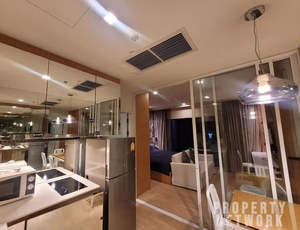 1-Bed, 1-Bath Condo for Rent/Sale at Noble Refine Phromphong, 32 sq.m., ฿22,000/month or ฿7,004,000, Near BTS Phrom Phong, Fully Furnished, Prime Location