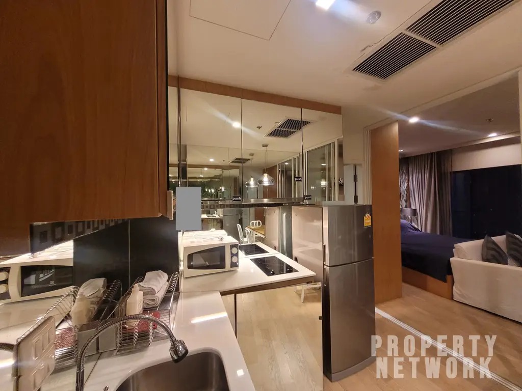 1-Bed, 1-Bath Condo for Rent/Sale at Noble Refine Phromphong, 32 sq.m., ฿22,000/month or ฿7,004,000, Near BTS Phrom Phong, Fully Furnished, Prime Location