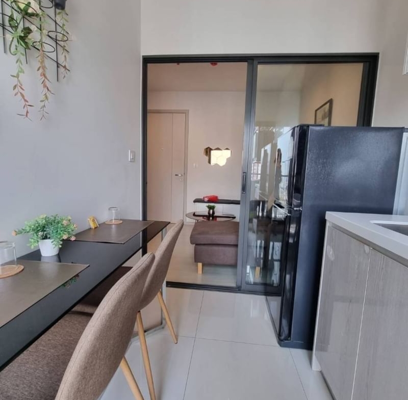 Stylish 1-bedroom condo for rent at Life Sukhumvit 48. Fully furnished, 30 sqm unit with stunning city views near BTS Phra Khanong. Rent: 17,000 THB/month.
