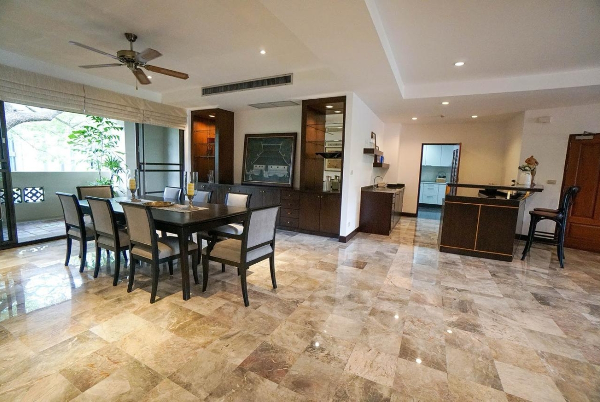 Spacious 3-bedroom, 3-bathroom condo for rent at Raintree Village Sukhumvit 41. Luxury living with premium amenities, 320 sqm. Rent for 120,000 THB/month. Near BTS Phrom Phong Station