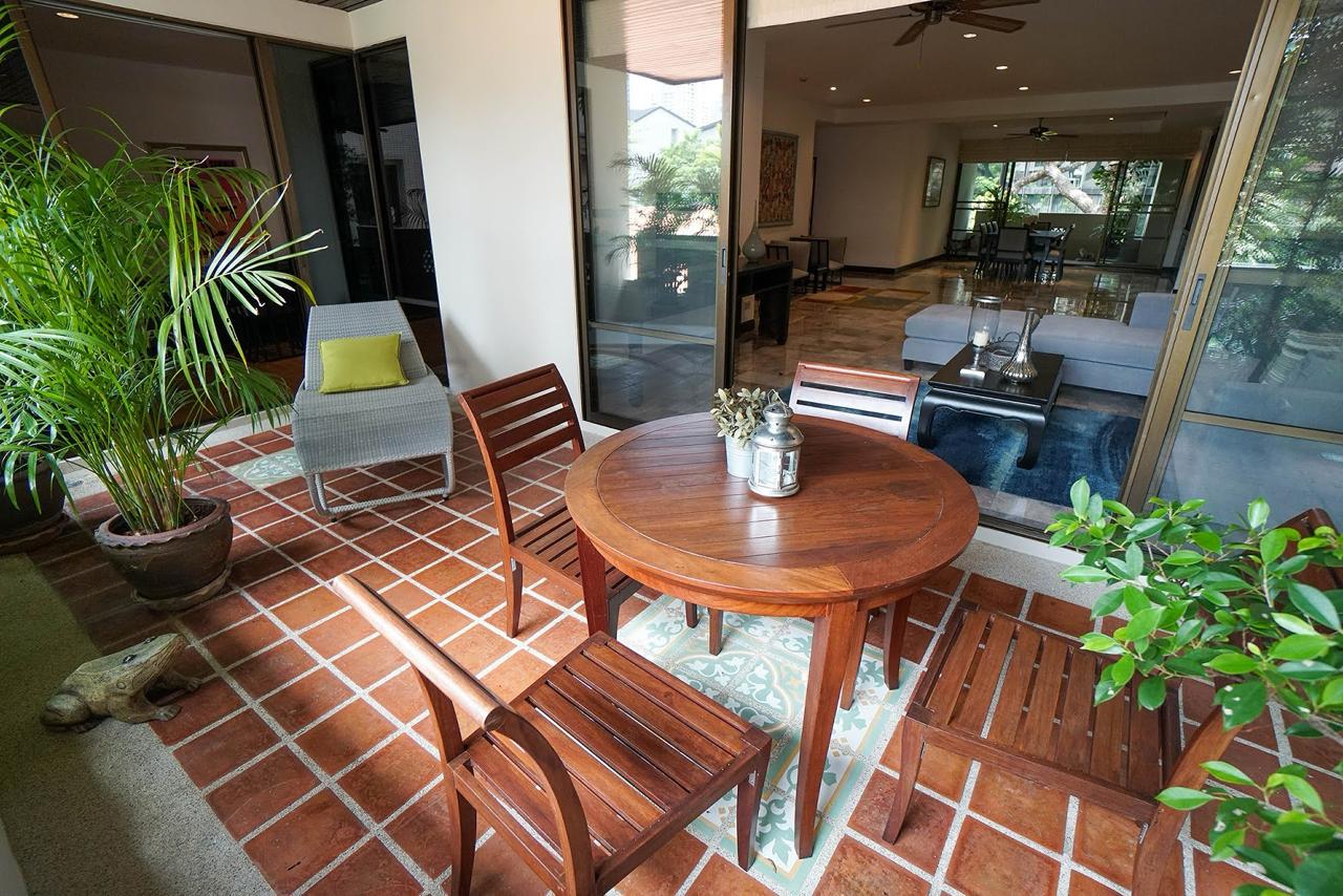 Spacious 3-bedroom, 3-bathroom condo for rent at Raintree Village Sukhumvit 41. Luxury living with premium amenities, 320 sqm. Rent for 120,000 THB/month. Near BTS Phrom Phong Station