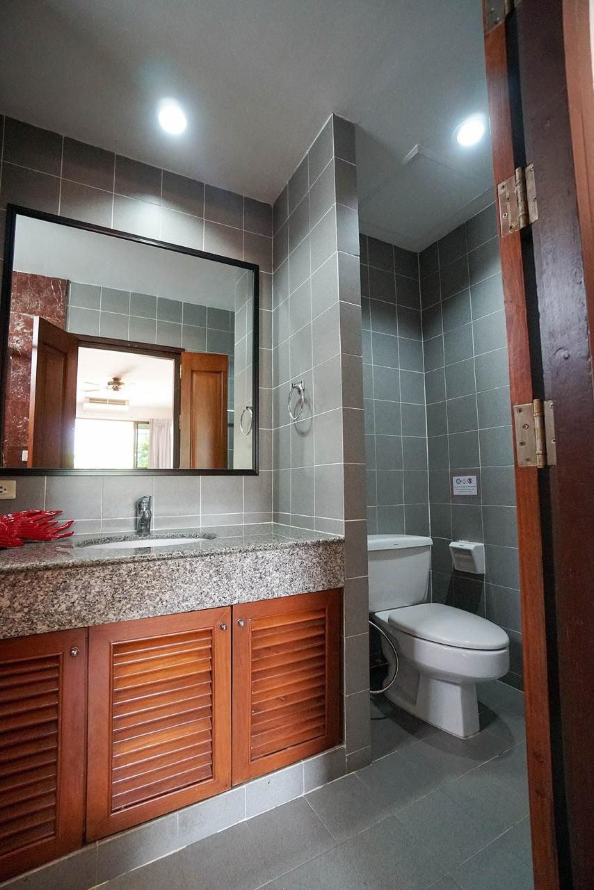 Spacious 3-bedroom, 3-bathroom condo for rent at Raintree Village Sukhumvit 41. Luxury living with premium amenities, 320 sqm. Rent for 120,000 THB/month. Near BTS Phrom Phong Station