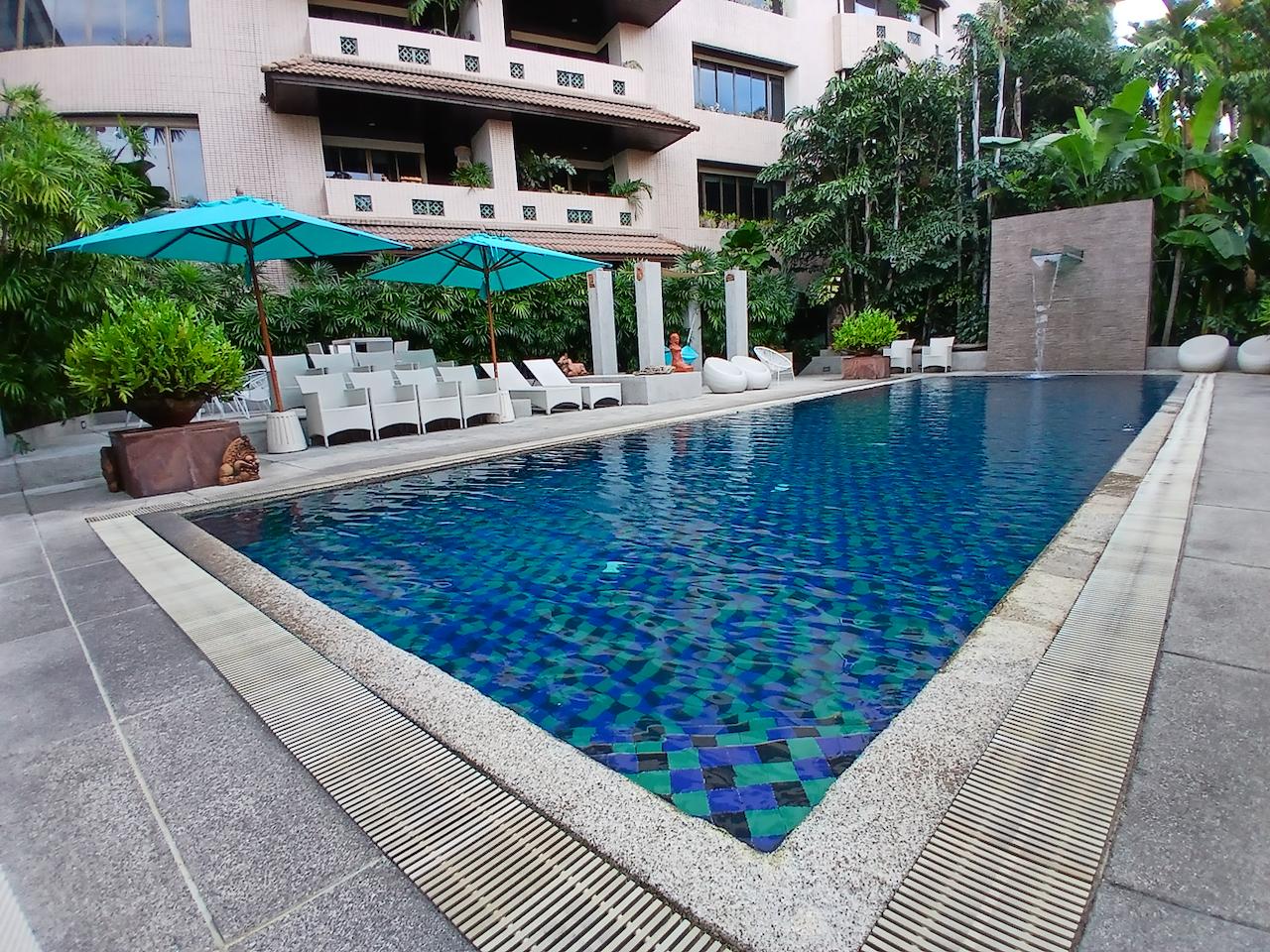 Spacious 3-bedroom, 3-bathroom condo for rent at Raintree Village Sukhumvit 41. Luxury living with premium amenities, 320 sqm. Rent for 120,000 THB/month. Near BTS Phrom Phong Station