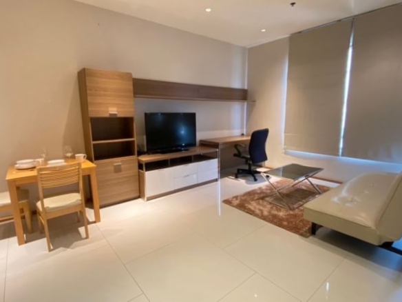 1-Bedroom 1-Bathroom 48.01sqm Condo at The Emporio Place Sukhumvit 24 for Rent 30,000 THB/Month