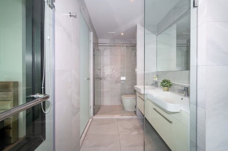 Rent a luxurious 2-bedroom 2-bathroom condo at Rhythm Ekkamai. Stunning 21st-floor views, 80 sqm, fully furnished, near BTS Ekkamai. Rent: 75,000 THB/month.