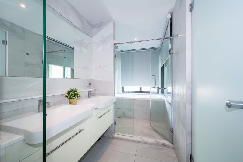 Rent a luxurious 2-bedroom 2-bathroom condo at Rhythm Ekkamai. Stunning 21st-floor views, 80 sqm, fully furnished, near BTS Ekkamai. Rent: 75,000 THB/month.