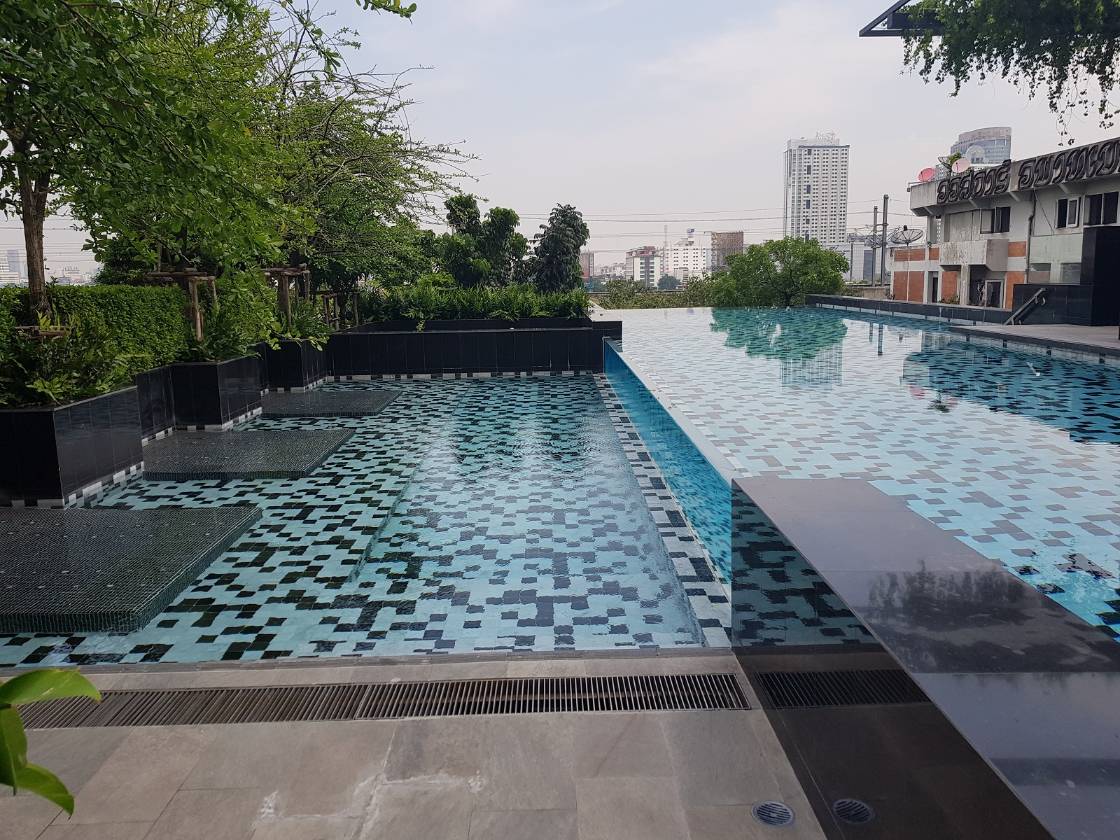 Luxurious 2-bed, 2-bath condo at Circle Living, 78.09 sqm, for rent at 55,000 THB/month. Fully furnished, with city views and modern amenities.