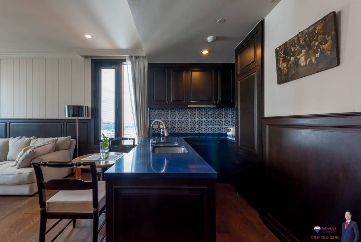 Rare corner 2-bed condo at Aguston Sukhumvit 22. 95.69 sqm, pet-friendly, 161k THB/sq.m. Near BTS Phrom Phong. Luxurious design. Contact us now!