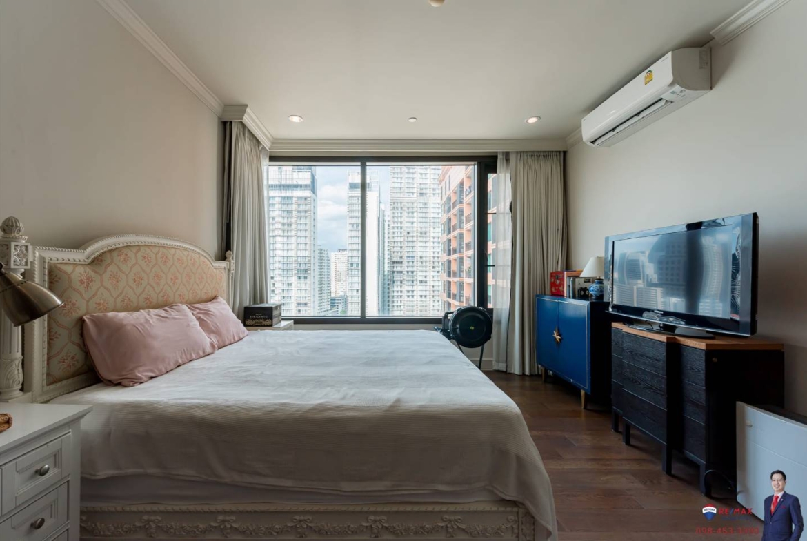 Rare corner 2-bed condo at Aguston Sukhumvit 22. 95.69 sqm, pet-friendly, 161k THB/sq.m. Near BTS Phrom Phong. Luxurious design. Contact us now!