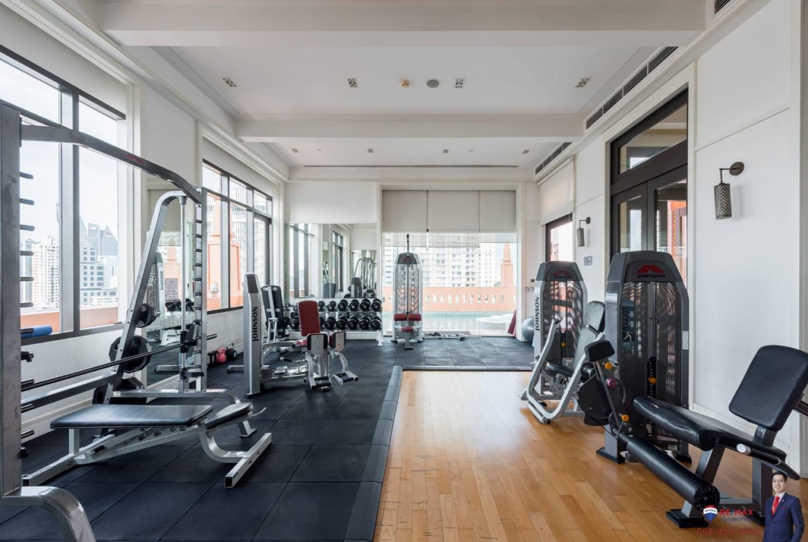 Rare corner 2-bed condo at Aguston Sukhumvit 22. 95.69 sqm, pet-friendly, 161k THB/sq.m. Near BTS Phrom Phong. Luxurious design. Contact us now!