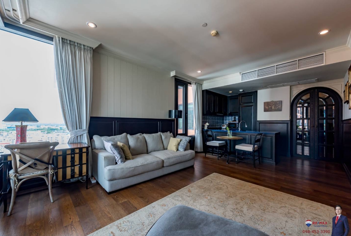 Rare corner 2-bed condo at Aguston Sukhumvit 22. 95.69 sqm, pet-friendly, 161k THB/sq.m. Near BTS Phrom Phong. Luxurious design. Contact us now!