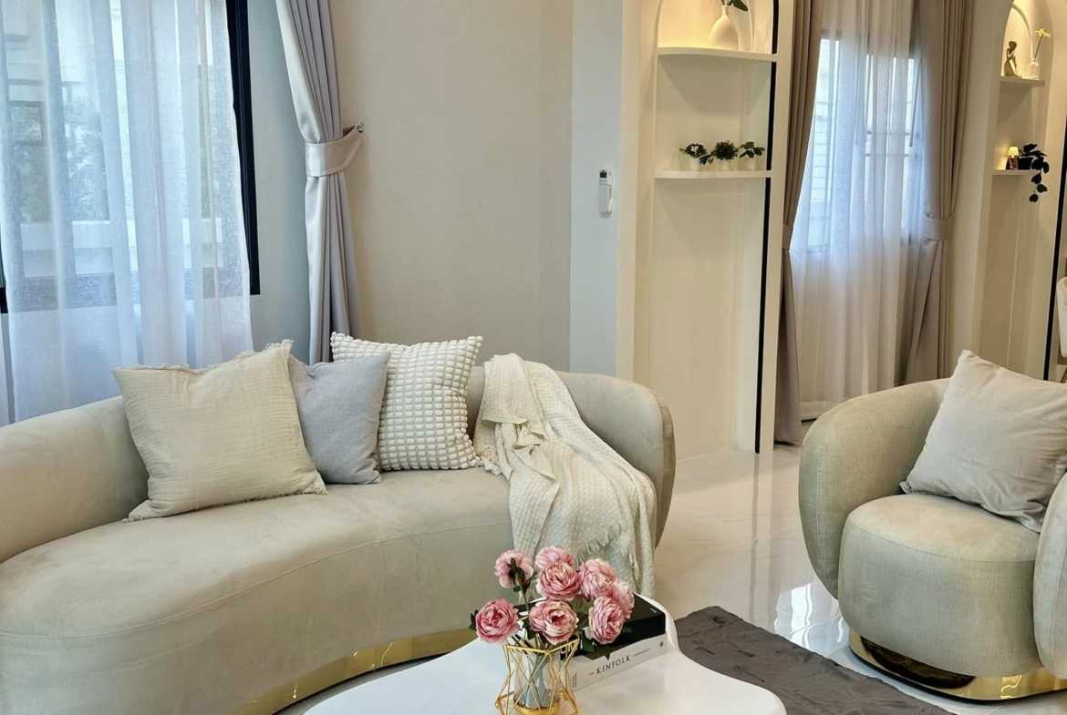 4-Bedroom, 5-Bathroom, 313 sqm House for Rent at The City Bangna - 180,000 THB/month, Near Bearing BTS