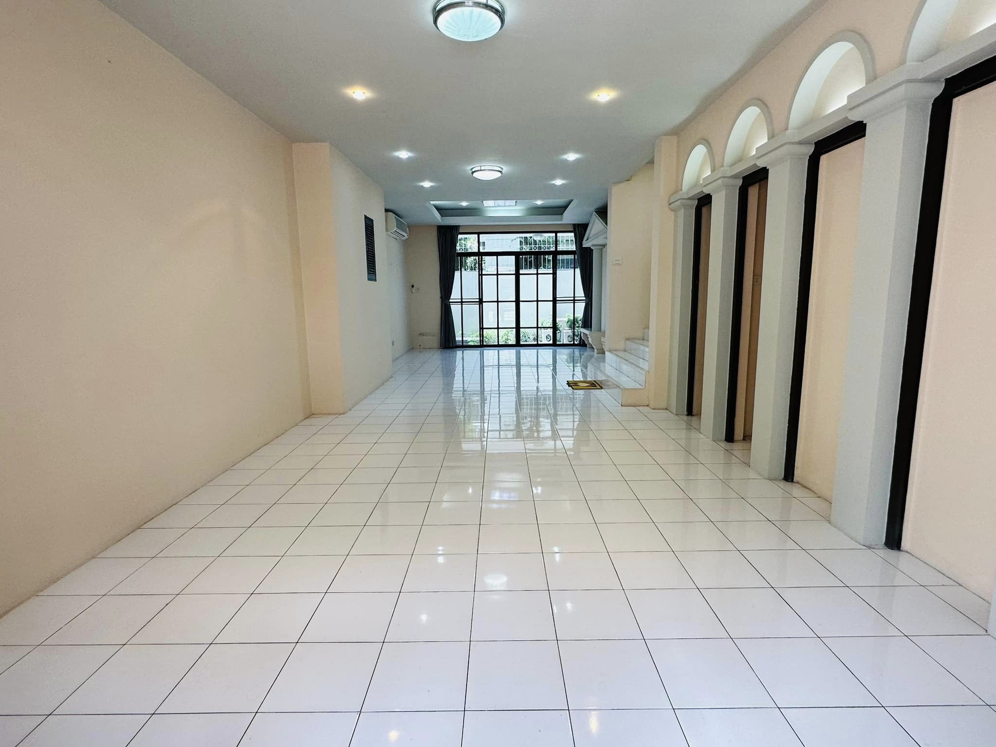 3BR 4BTH 350sqm Condo for Rent at Moo Baan Chicha Castle Near Asoke BTS - 85,000 THB/Month