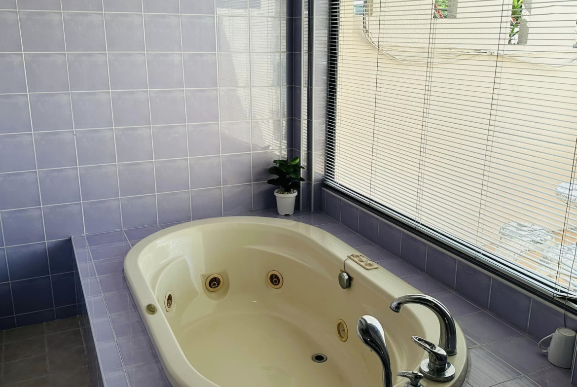 3BR 4BTH 350sqm Condo for Rent at Moo Baan Chicha Castle Near Asoke BTS - 85,000 THB/Month
