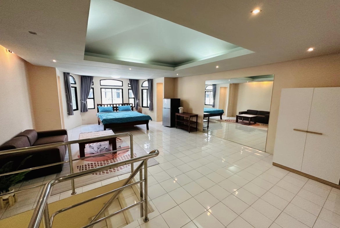 3BR 4BTH 350sqm Condo for Rent at Moo Baan Chicha Castle Near Asoke BTS - 85,000 THB/Month
