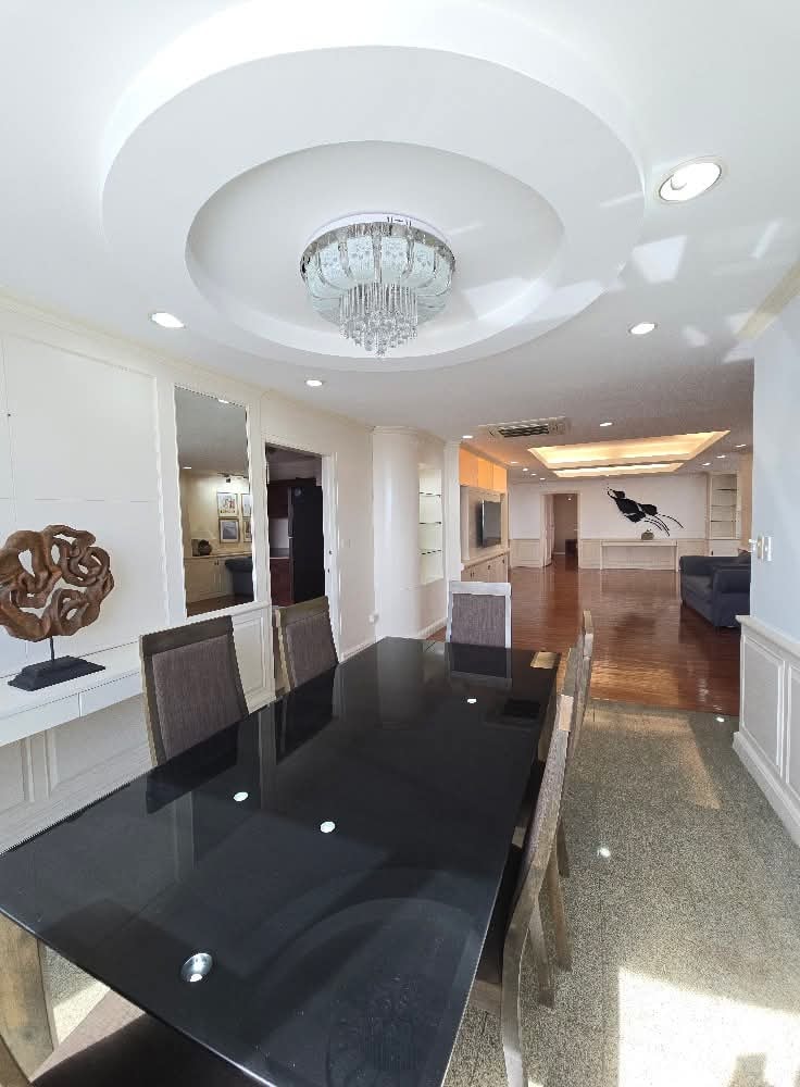 3-Bedroom 3-Bathroom 223 sqm Condo for Rent at President Park Sukhumvit 24, 65,000 THB/month, Near Phrom Phong BTS