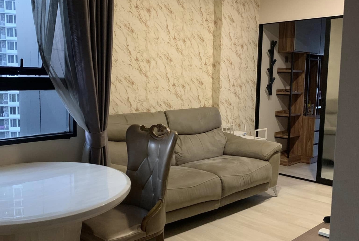 Modern 2-bedroom 1-bathroom 38 sqm condo at Knightsbridge Prime Sathorn. Rent 37,000 THB/month. Fully furnished. Near BTS Chong Nonsi, pool & gym.