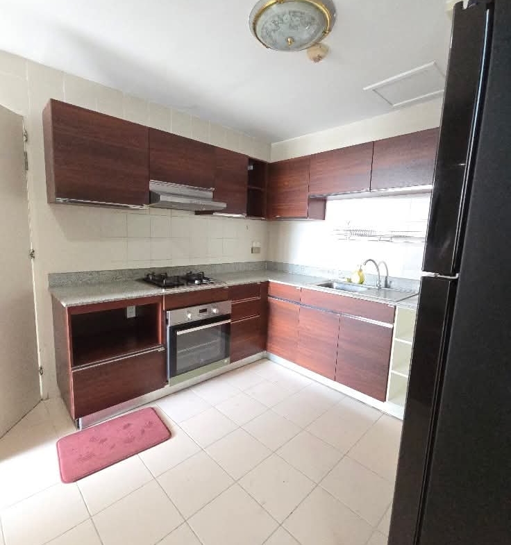 3-Bedroom 3-Bathroom 223 sqm Condo for Rent at President Park Sukhumvit 24, 65,000 THB/month, Near Phrom Phong BTS