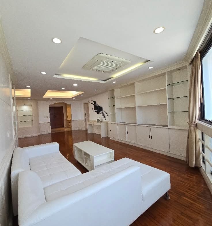 3-Bedroom 3-Bathroom 223 sqm Condo for Rent at President Park Sukhumvit 24, 65,000 THB/month, Near Phrom Phong BTS