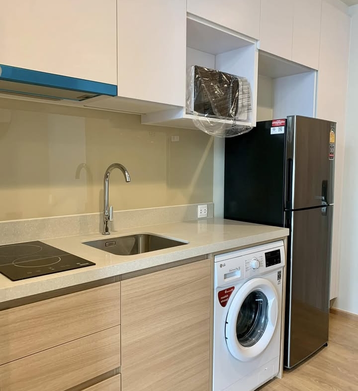 1-Bedroom 1-Bathroom luxury condo at Noble Around 33, Phrom Phong. 27.35 sqm, 23,000 THB/month. Close to BTS, shopping, and dining options.