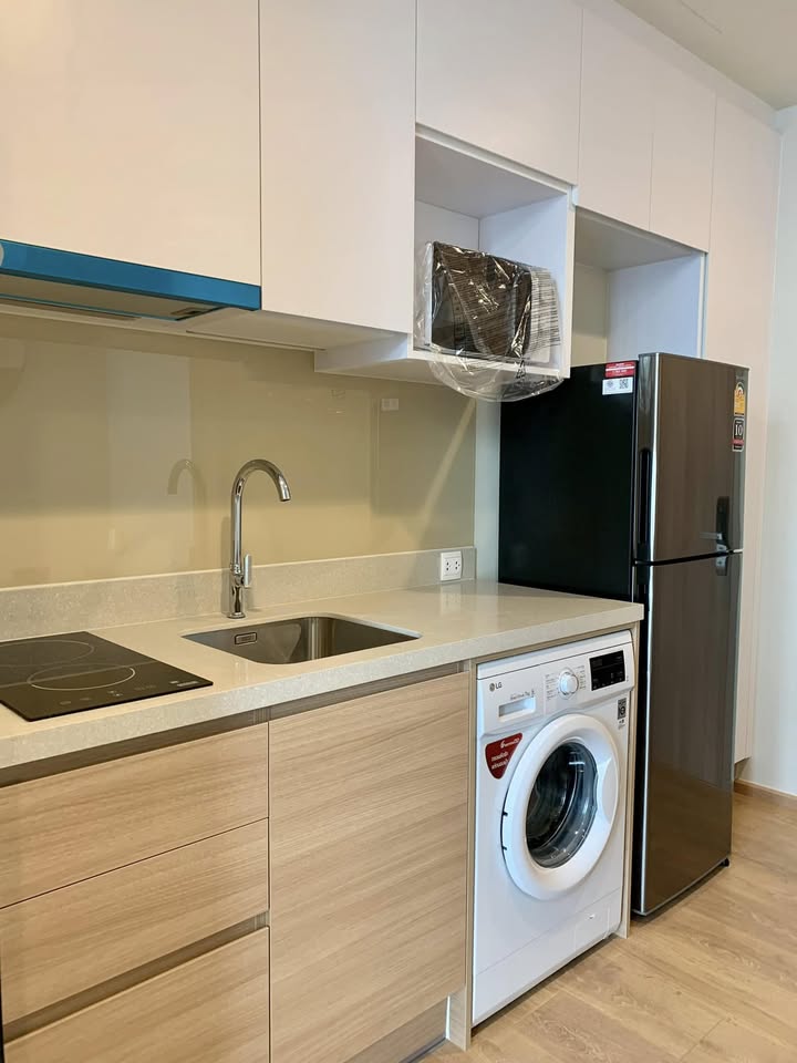 1-Bedroom 1-Bathroom luxury condo at Noble Around 33, Phrom Phong. 27.35 sqm, 23,000 THB/month. Close to BTS, shopping, and dining options.