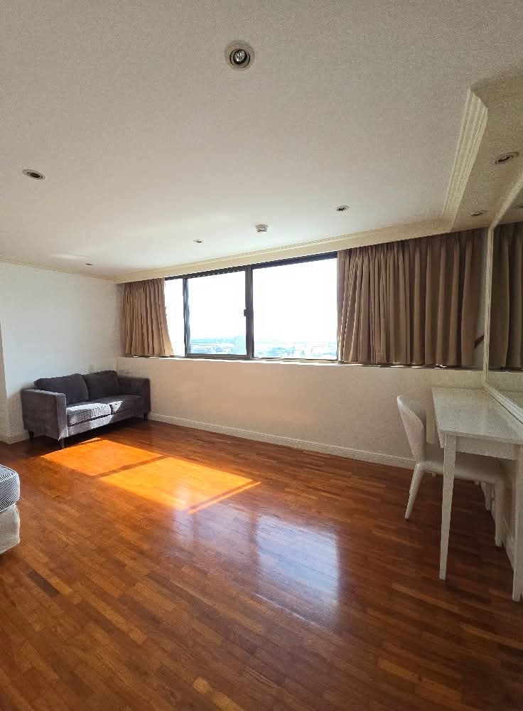 3-Bedroom 3-Bathroom 223 sqm Condo for Rent at President Park Sukhumvit 24, 65,000 THB/month, Near Phrom Phong BTS