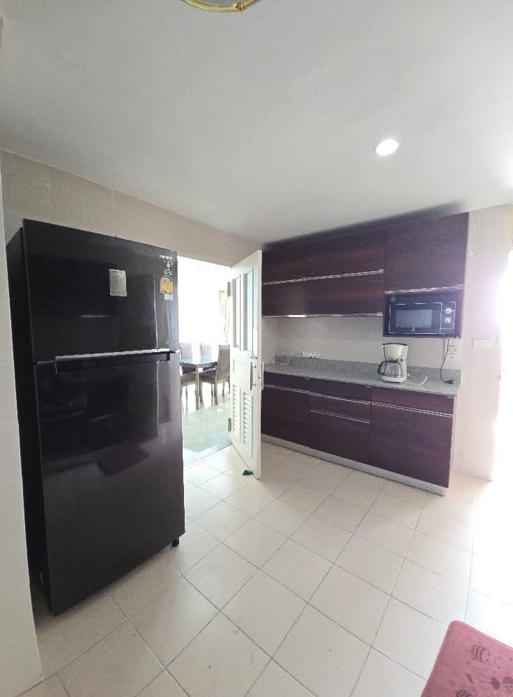 3-Bedroom 3-Bathroom 223 sqm Condo for Rent at President Park Sukhumvit 24, 65,000 THB/month, Near Phrom Phong BTS