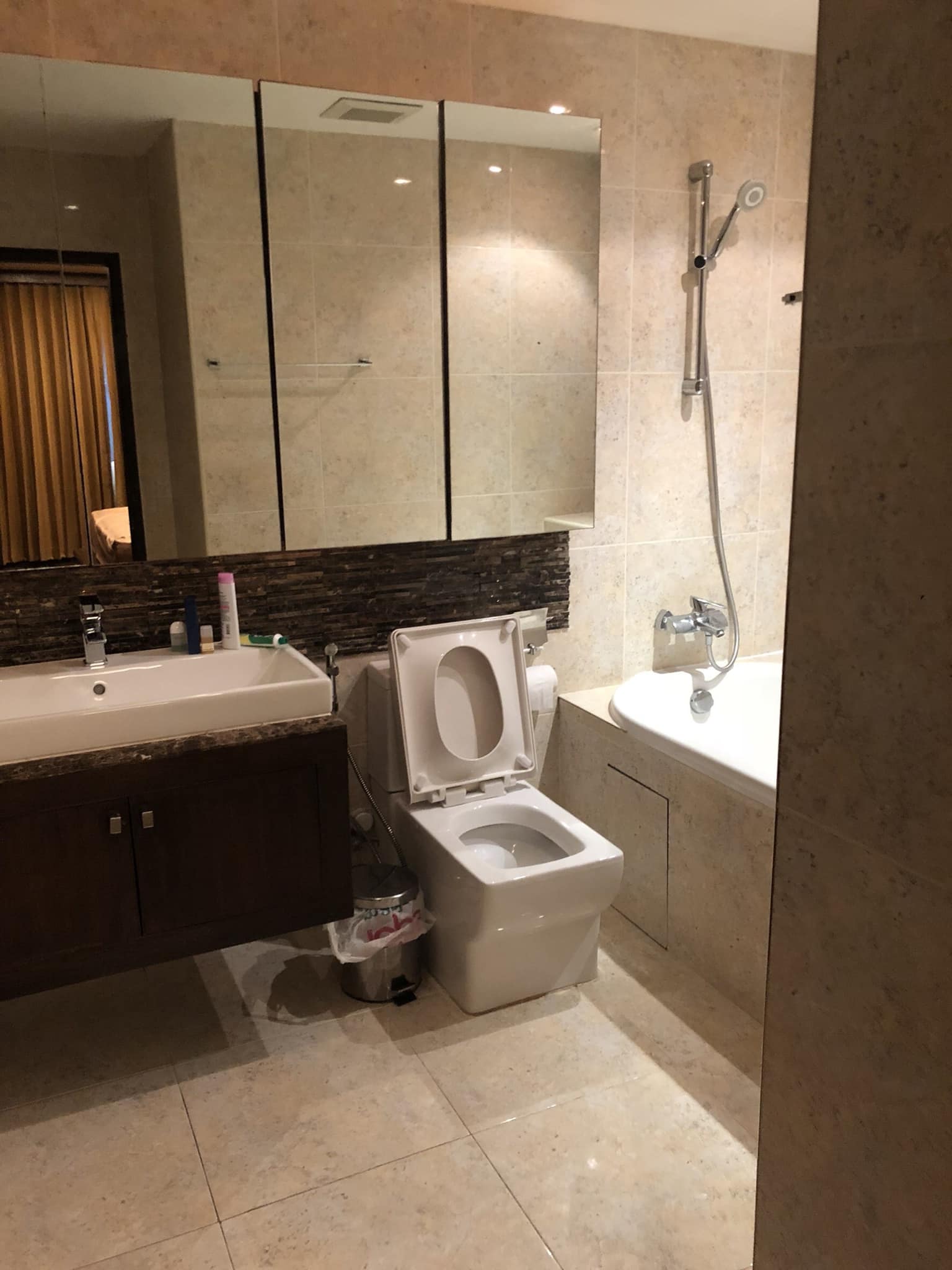 Spacious 3-bed, 2-bath condo, 142 sqm, newly renovated at Supreme Ville, Yen Akat. Peaceful living with premium amenities for 60K THB/month.