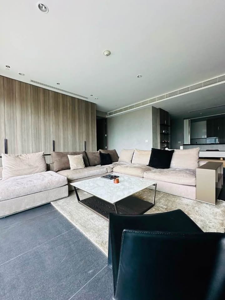Luxury 2-Bedroom 2-Bathroom condo at 185 Rajadamri, 135 sqm, 155,000 THB/month. Prime location near BTS Rajadamri, shopping, and dining.