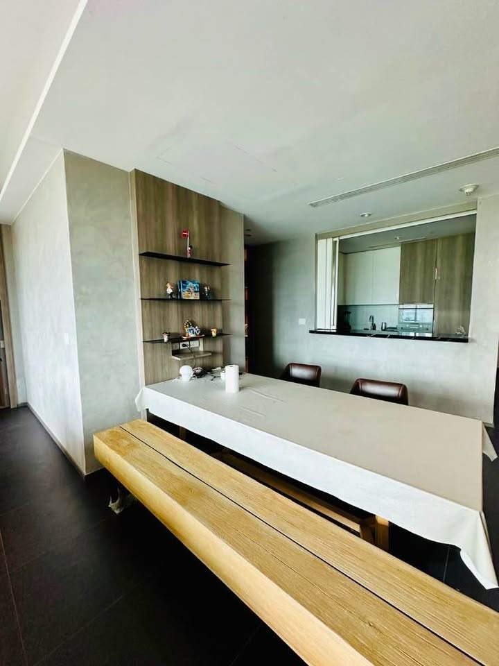 Luxury 2-Bedroom 2-Bathroom condo at 185 Rajadamri, 135 sqm, 155,000 THB/month. Prime location near BTS Rajadamri, shopping, and dining.